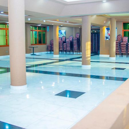 Hera Hotel Kampala Kültér fotó