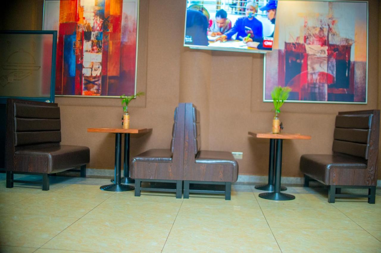 Hera Hotel Kampala Kültér fotó