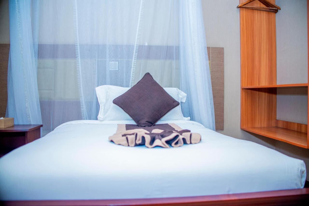 Hera Hotel Kampala Kültér fotó