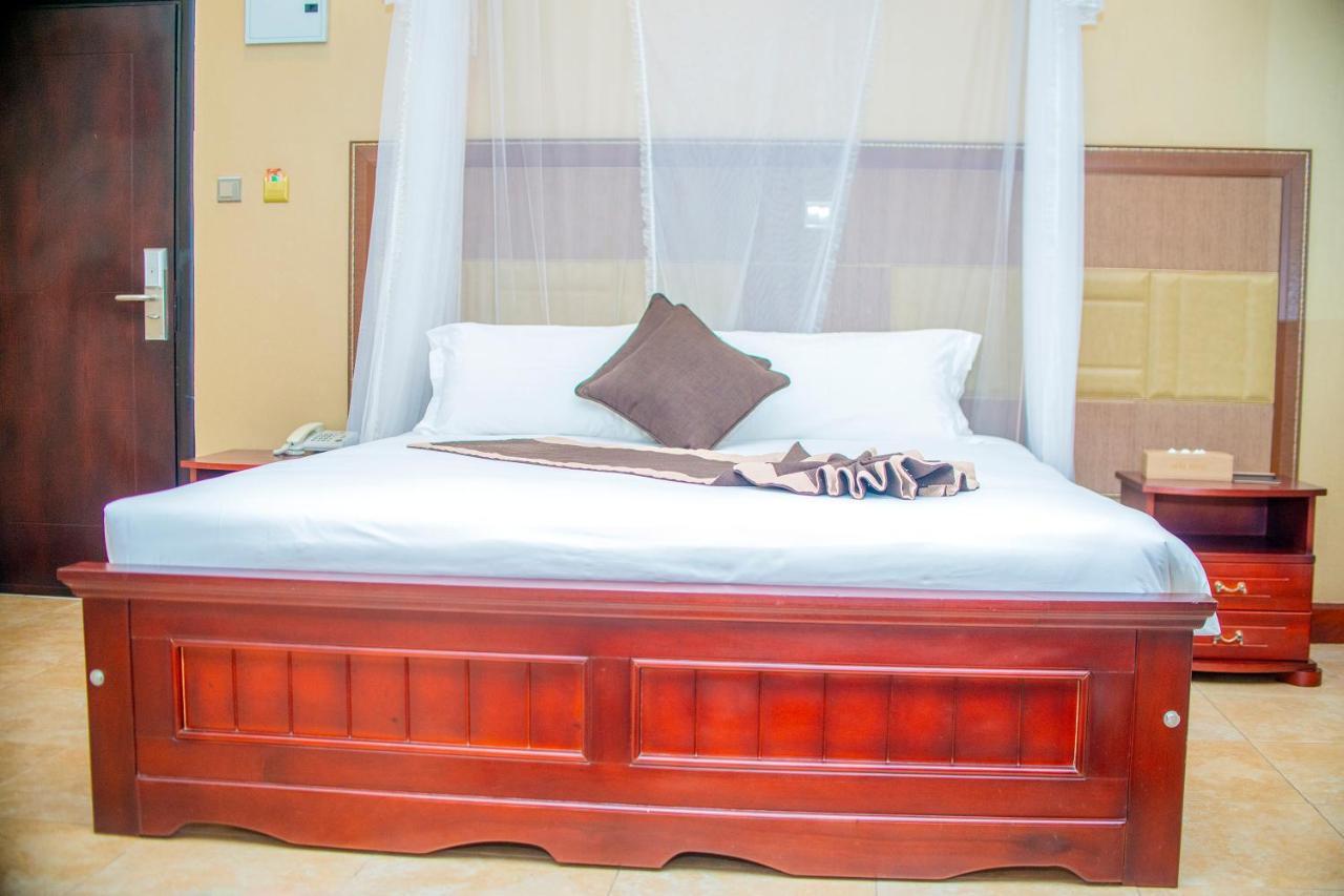 Hera Hotel Kampala Kültér fotó