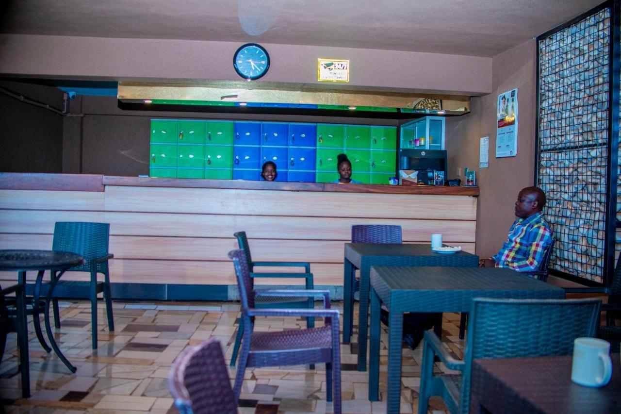 Hera Hotel Kampala Kültér fotó
