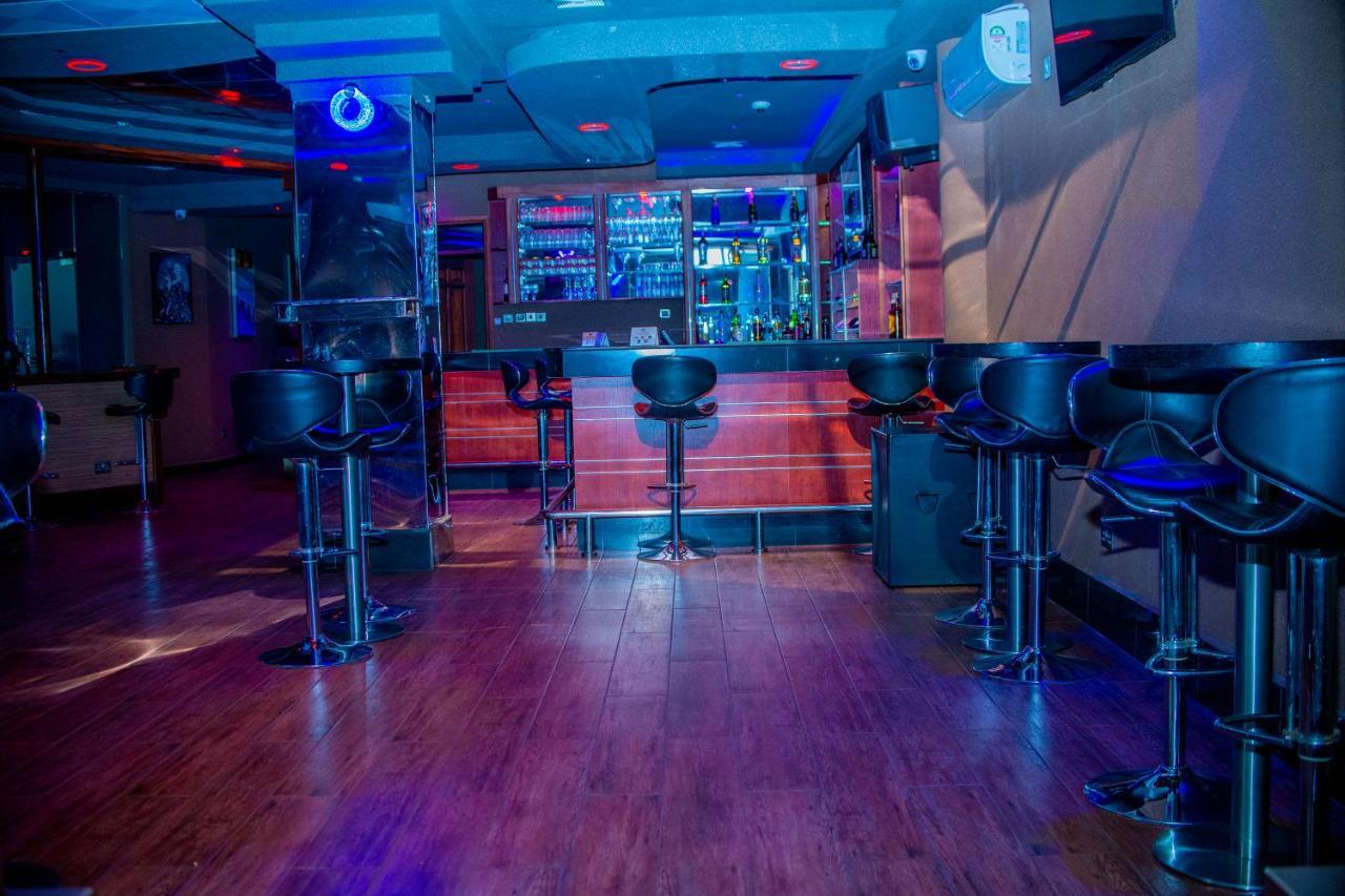 Hera Hotel Kampala Kültér fotó