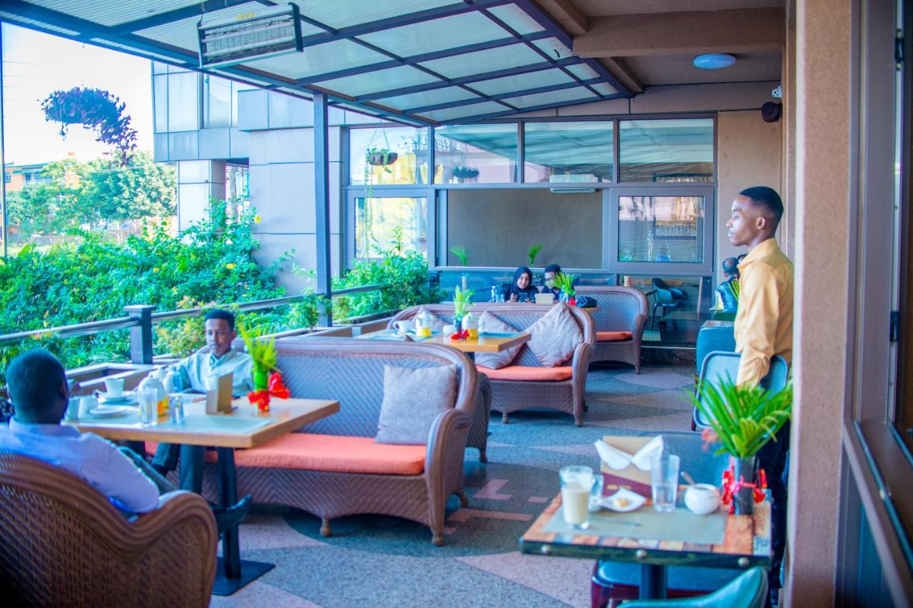 Hera Hotel Kampala Kültér fotó