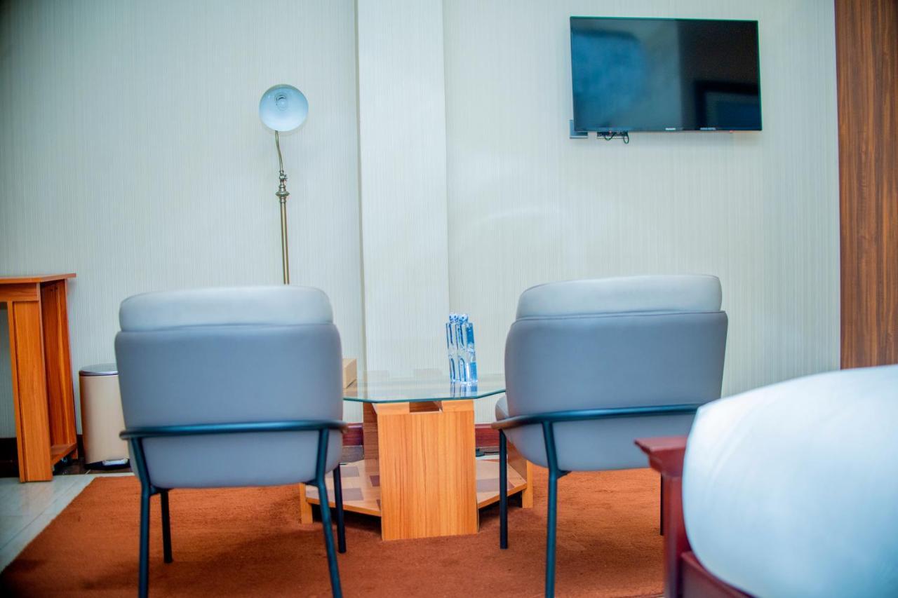 Hera Hotel Kampala Kültér fotó
