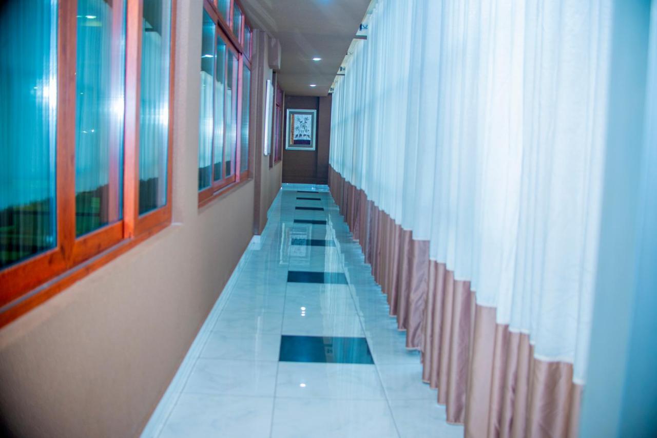 Hera Hotel Kampala Kültér fotó
