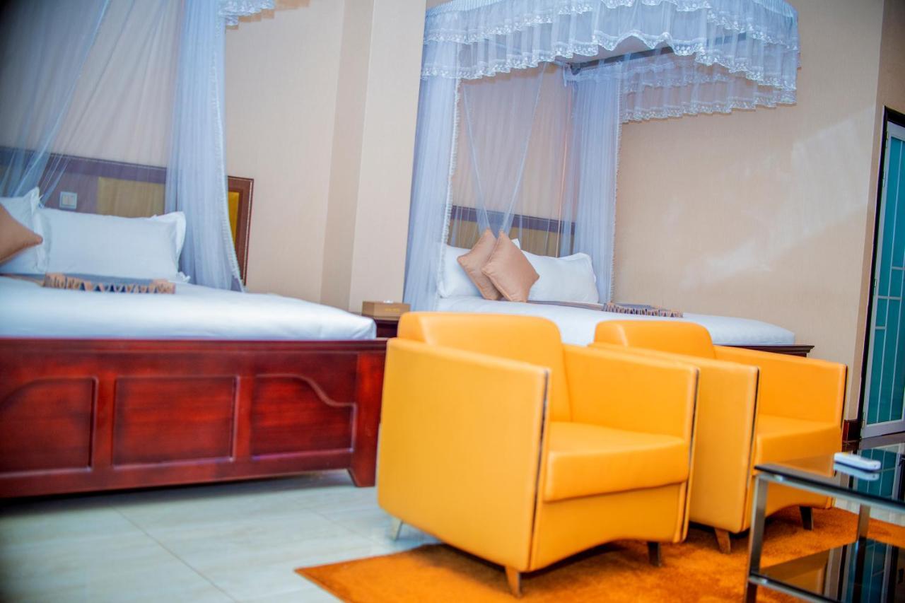 Hera Hotel Kampala Kültér fotó