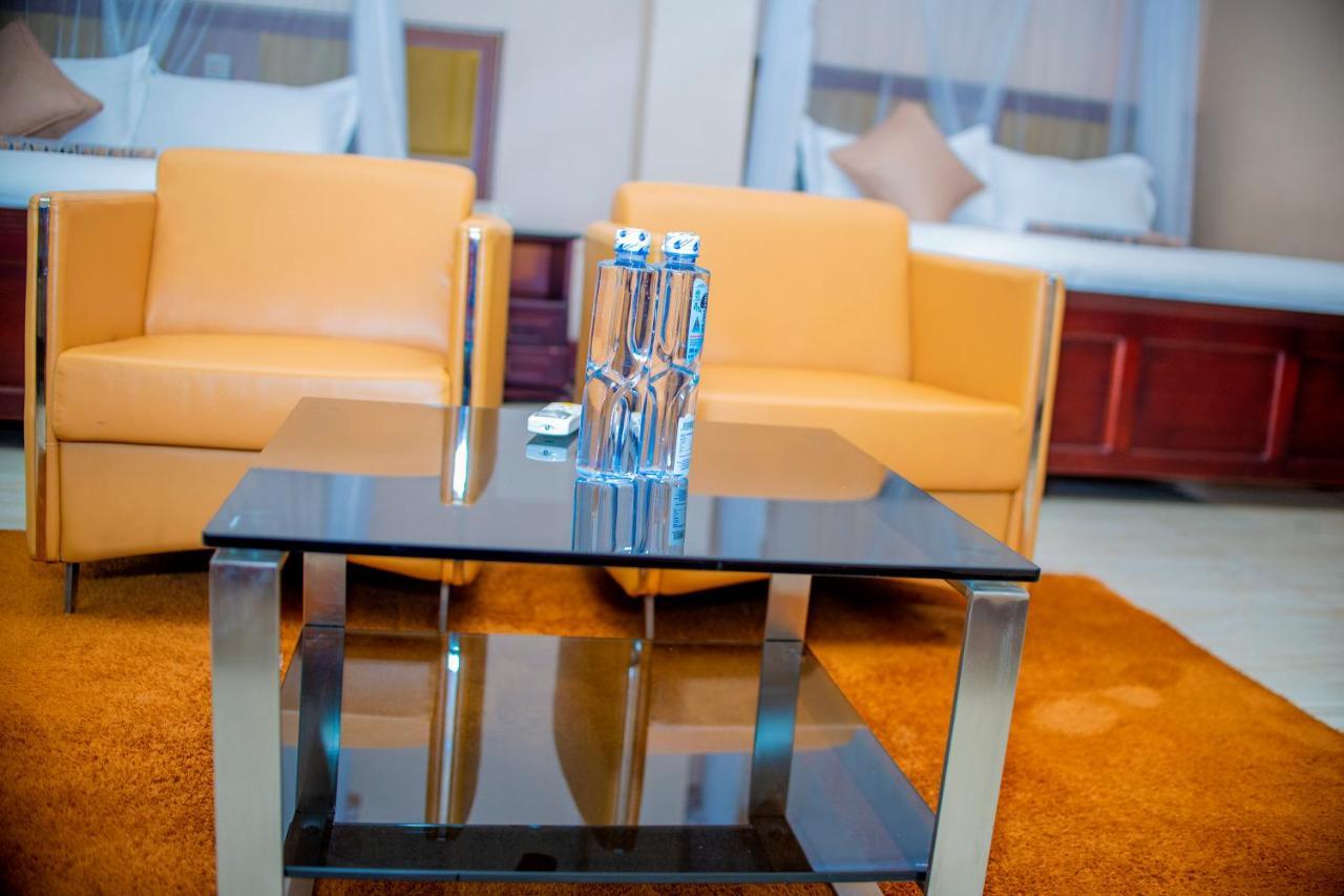 Hera Hotel Kampala Kültér fotó
