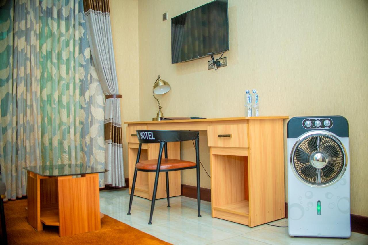 Hera Hotel Kampala Kültér fotó