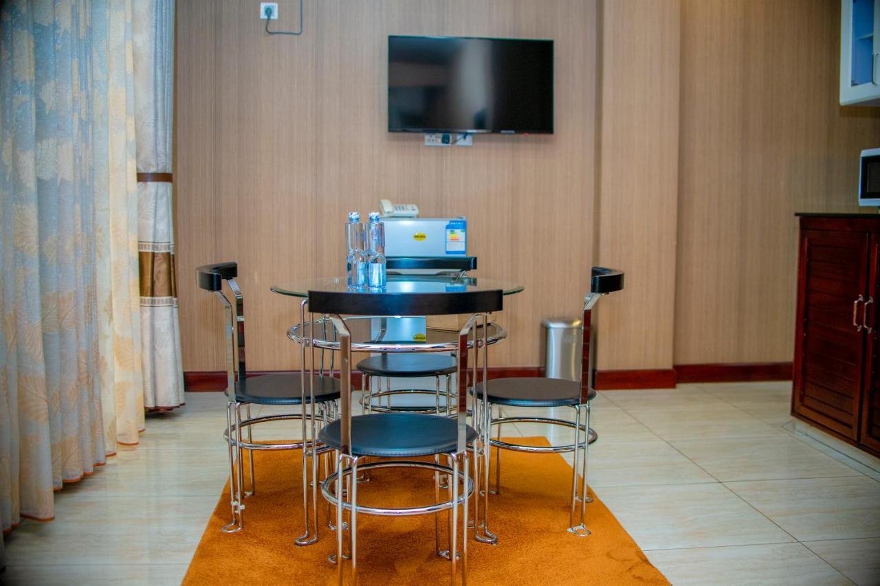 Hera Hotel Kampala Kültér fotó
