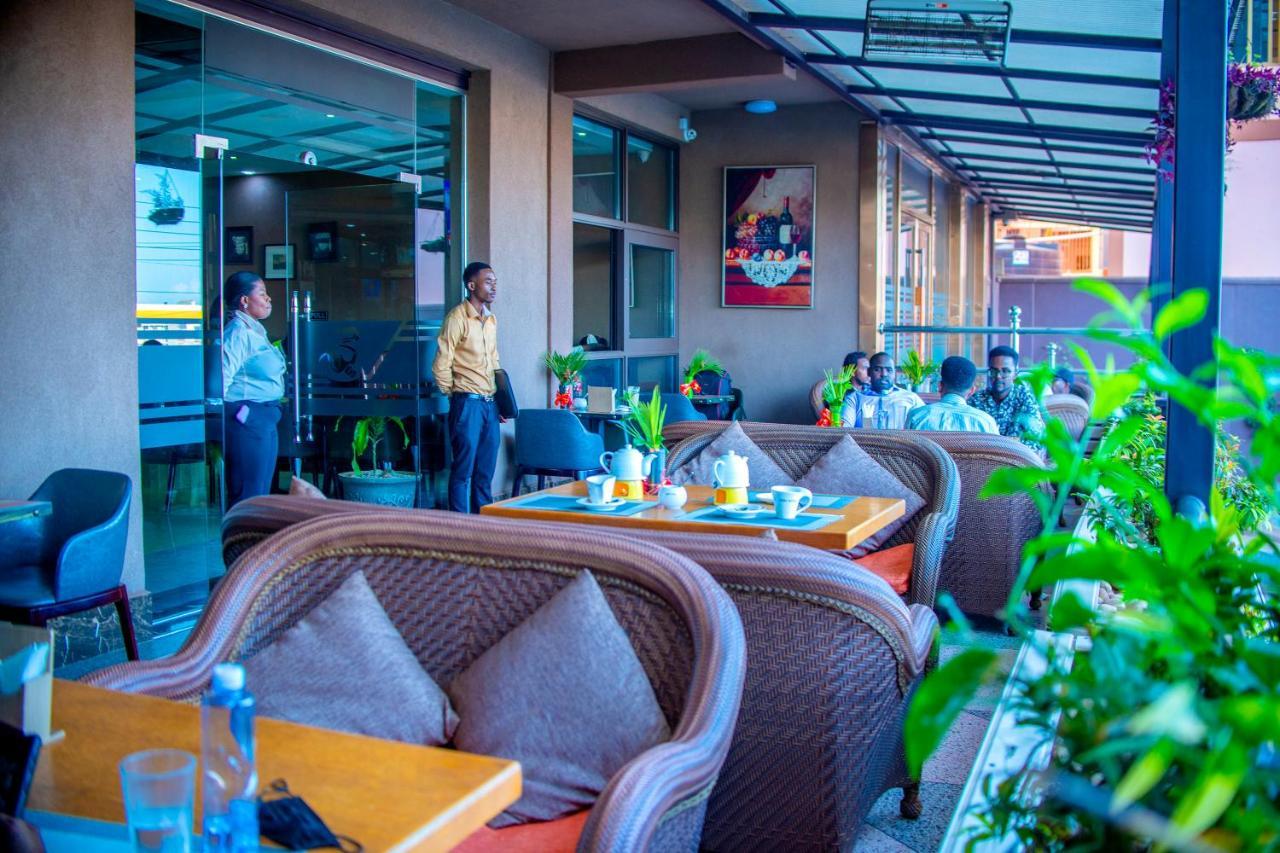Hera Hotel Kampala Kültér fotó