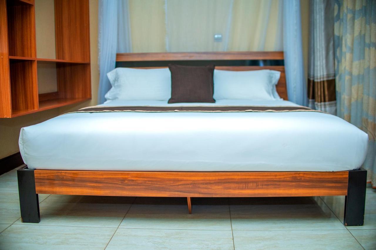 Hera Hotel Kampala Kültér fotó